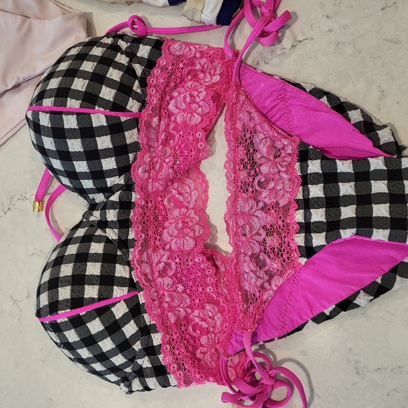 Beach Bunny Swimwear 3pc sets - Picture 3 of 10